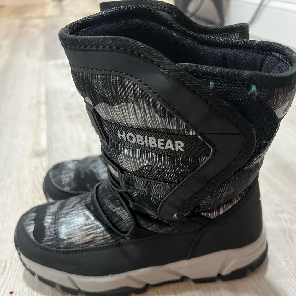 Boys snow boots ❄️
